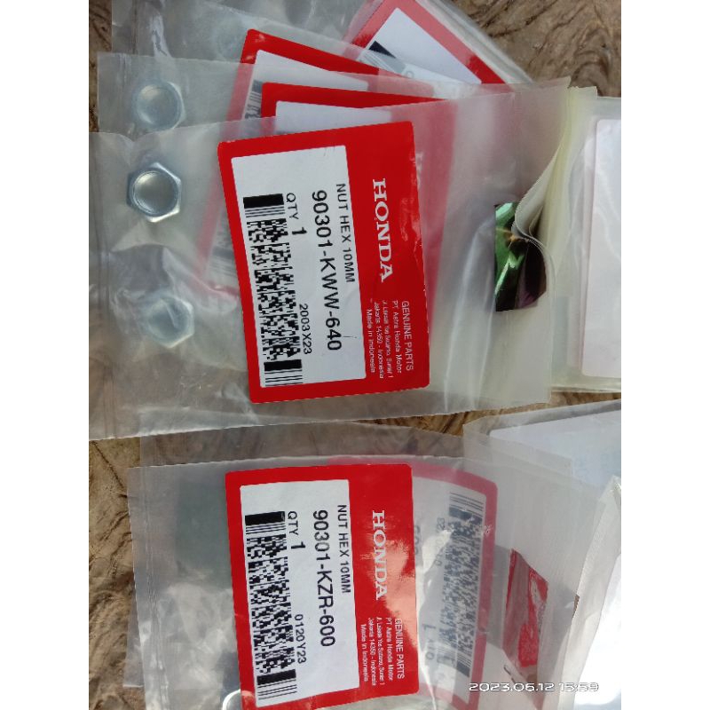 Tutup+ sambungan sepion kanan + kiri PCX 150/PCX 160 asli/ori - Image 6